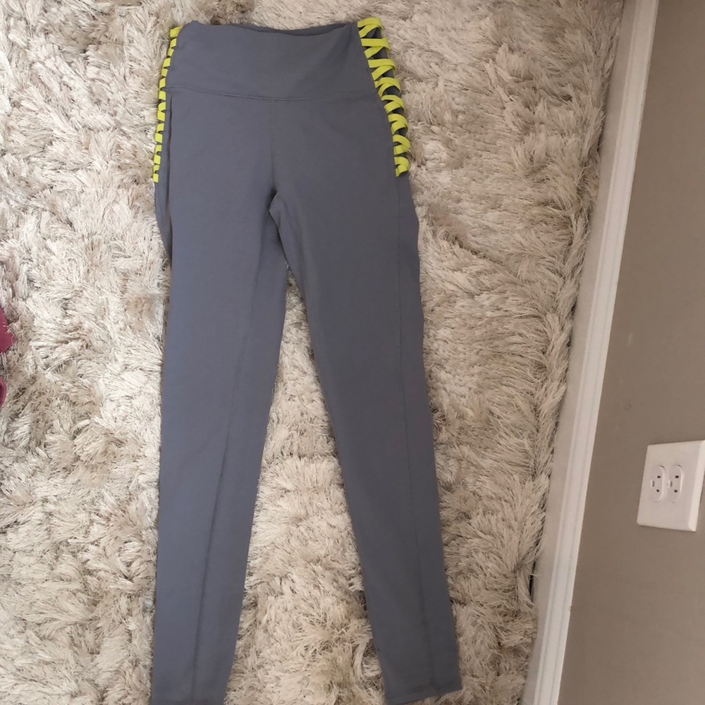Fabletics leggings - Picture 2 of 2